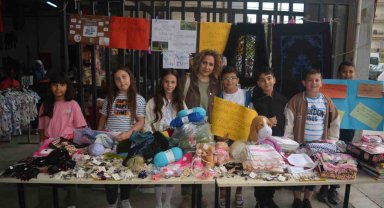 Aliağa'da öğrencilerden sokak hayvanlarına dokunaklı destek