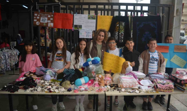 Aliağa'da öğrencilerden sokak hayvanlarına dokunaklı destek