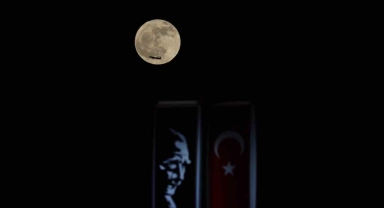 Amanos Dağı semalarında mest eden dolunay görüntüsü