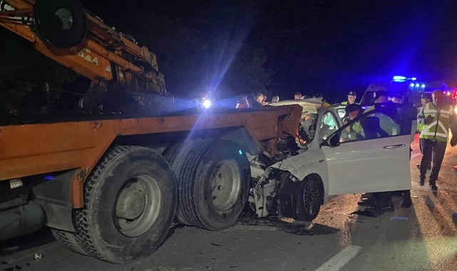 Amasya'da vince arkadan çarpan otomobilin sürücüsü öldü