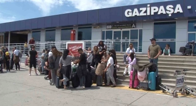 Antalya'da Gazipaşa Havalimanındaki uçak arızası diğer uçakların yolcularını vurdu