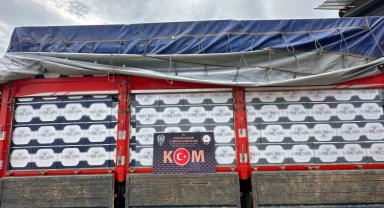 Antalya'da kamyonda 8 milyon adet boş makaron ele geçirildi