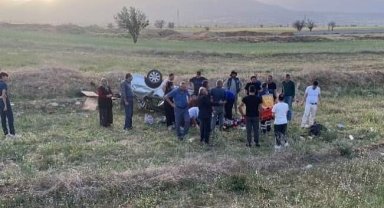 Antalya'da otomobil takla attı: 2 ölü, 3 yaralı