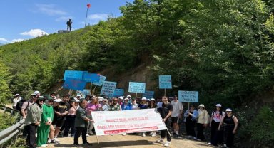 Artvin'de tütün ürünlerinin zararlarına dikkat çekmek için yürüyüş yapıldı