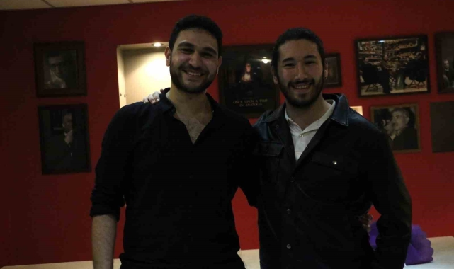 Atılım Üniversitesi Tiyatro Topluluğu'nun "Kafamda" oyunu Ankara'da prömiyer yaptı