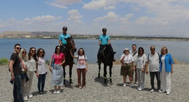 Atlı jandarma birlikleri turistik yerlerde devriye görevi icra etti