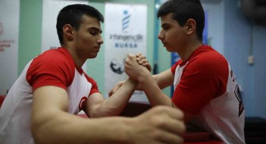 Avrupa'nın bileğini büken ikizler dünya şampiyonluğuna hazırlanıyor