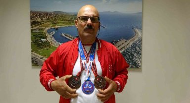 Ayakkabı boyacılığı yapan bilek güreşçisi, Slovakya'daki turnuvada 3. oldu