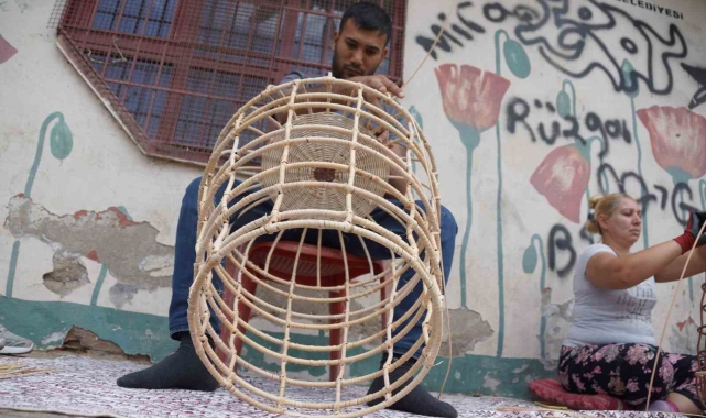 Aydın'daki mahalle sanat okulu gibi çalışıyor