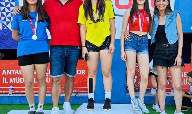 Aydınlı genç sporcular Antalya'ya damga vurdu