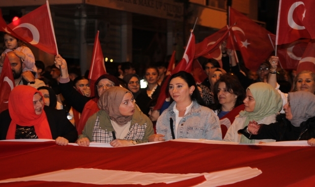 Bafra'da Gençlik yürüyüşü ve fener alayı düzenlendi