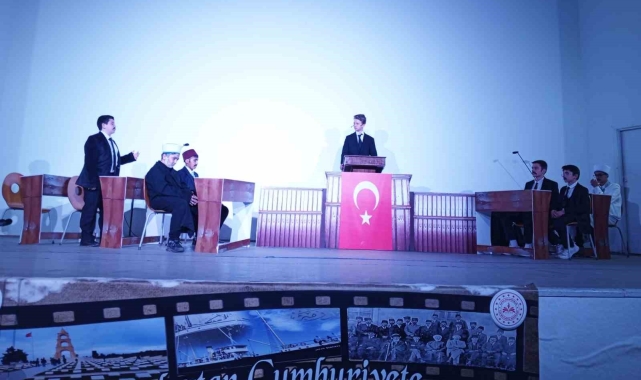 Bafra'da "Kurtuluş'tan Cumhuriyet'e" sahnelendi