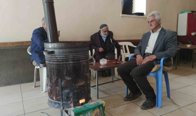 Bahçesaray'da sobalar yanmaya devam ediyor