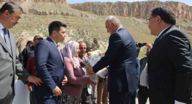 Bakan Ersoy, Kapadokya'nın girişi kapısını gezdi