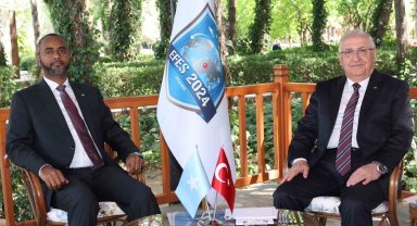 Bakan Güler, Somali Savunma Bakanı Nur ile görüştü