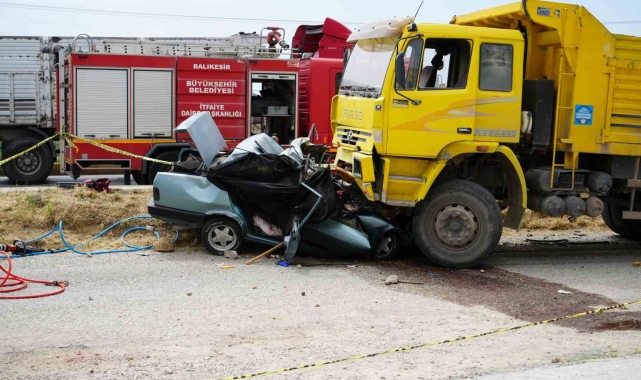 Balıkesir- İzmir yolunda trafik kazası: 3 ölü, 1 yaralı
