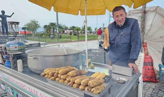 Bandırma'da süt mısırı tezgâhlarda yerini aldı