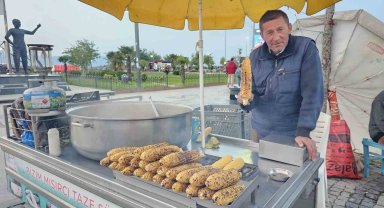 Bandırma'da süt mısırı tezgâhlarda yerini aldı
