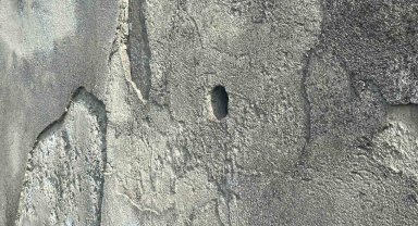 Başakşehir'de metro durağının yanında bulunan duvara EYP konuldu