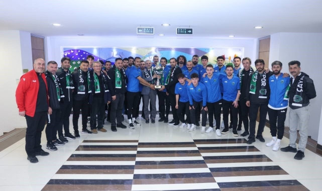 Başkan Çiftçi şampiyonları ağırladı