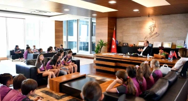Başkan Kotan çocukların sorularını yanıtladı