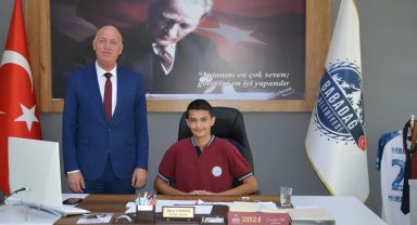 Başkan Kumral koltuğunu gençlere devir etti