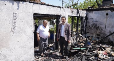 Başkan Tezcan evi yanan vatandaşları yalnız bırakmadı