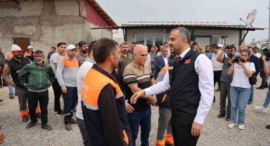 Başkan Toptaş, belediye çalışanlarını ziyaret etti