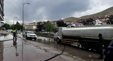 Bayburt Belediyesinin temizlik paylaşımına vatandaş yorumu: "Harcanan su israfını Allah affetsin"