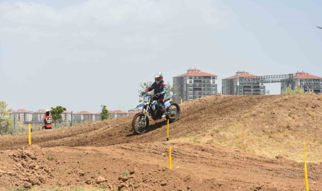 Bekir Yunus Uçar: "Türkiye Motokros etabının açılışını dünyanın en güzel motokros parkuru olan Afyonkarahisar'da açtık"
