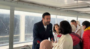 Beşiktaş Belediyesi Anneler Günü için boğaz turu düzenledi