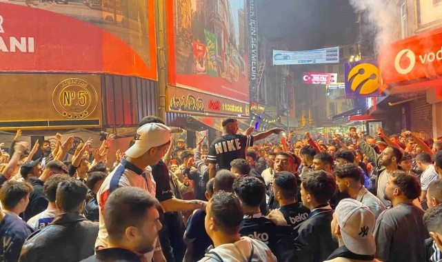 Beşiktaş Çarşı'da kupa coşkusu
