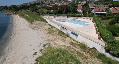 Beylikdüzü'nde sahili işgal eden siteye vatandaşlardan tepki