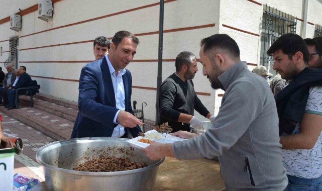 Beylikova Belediyesi 2 bin kişilik yağmur ve şükür duası yemeği düzenledi