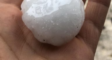 Bilecik'te ceviz büyüklüğünde dolu yağdı