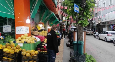Bilecik'te kaldırımları işgal eden manavlara ceza