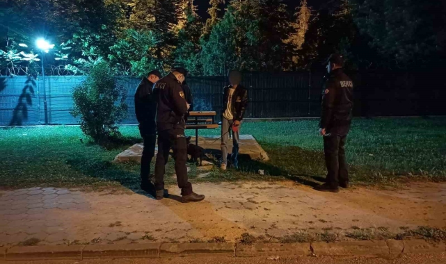 Bin 265 kişinin sorgulandığı uygulamada kaçak şahıs yakalandı