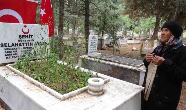 Bingöl'de 31 yıl önce şehit edilen öğretmenin annesi: Acısı hala bağrımda