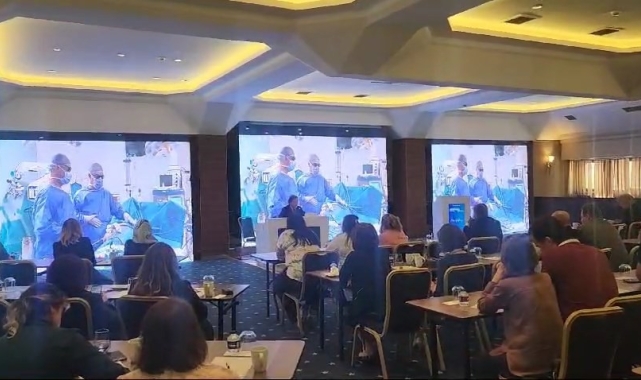 Böbrek naklini doktorlar canlı izledi