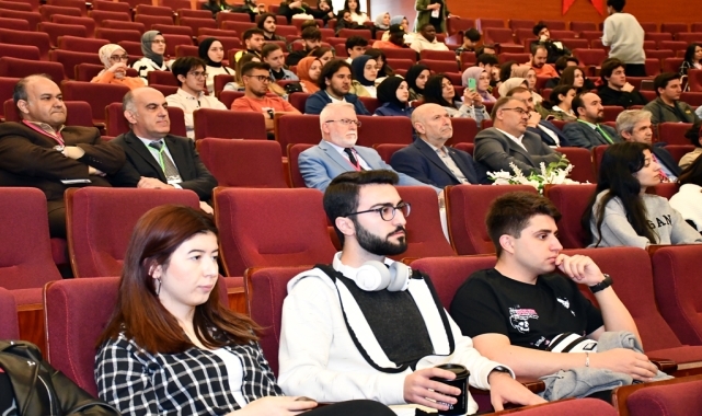 Bolu'da "1. Uluslararasaı İletişim Günleri/Dijital Dönüşüm ve Yeni Medya Sempozyumu" başladı