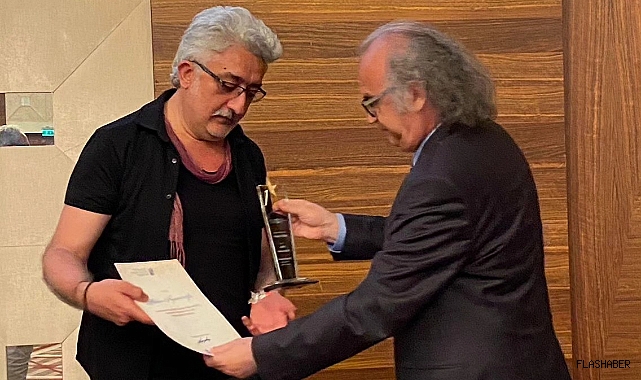 BOYABATLI ÜNLÜ KARİKATÜRİST ÖDÜLE LAYIK GÖRÜLDÜ!