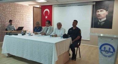 Bozyazı Kaymakamı Topsakaloğlu, muhtarlarla bir araya geldi