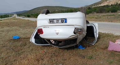Burdur-Fethiye kara yolunda kontrolden çıkan otomobil takla attı: 1'i çocuk 3 yaralı