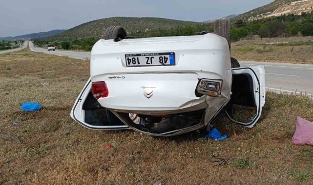 Burdur-Fethiye kara yolunda kontrolden çıkan otomobil takla attı: 1'i çocuk 3 yaralı