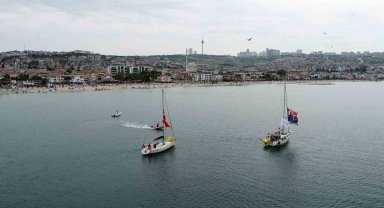 Büyükçekmece'de 19 Mayıs Su Sporları Festivali renkli görüntülere sahne oldu