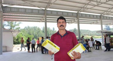 Büyükşehir'den 3 mahalleye 18 bin 200 yapışkan tuzak desteği