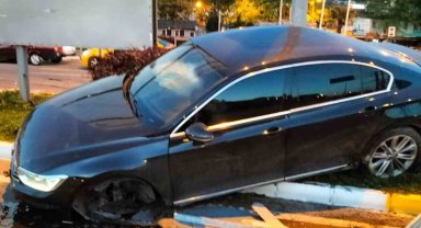 Cadde ortasında refüje çıktı