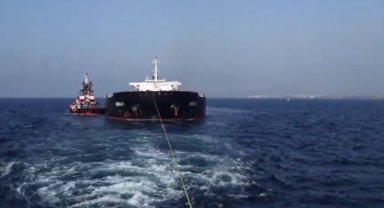 Çanakkale Boğazı'ndan geçen tanker makine arızası yaptı
