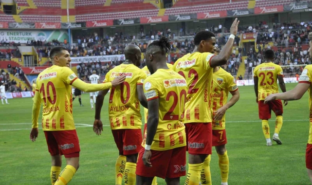 Carlos Mane 5. golünü attı