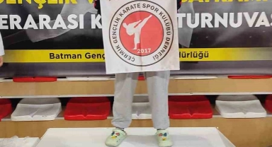 Çermikli karateciler Batman'dan 9 madalyayla döndü